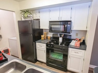 6900 Sawmill Village Drive 1-3 Beds Apartment for Rent Photo Gallery 1